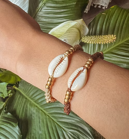 Beaded Shell Macrame Bracelet