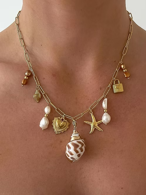 Ophélie Shell Charm Necklace