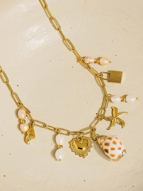 Ophélie Shell Charm Necklace