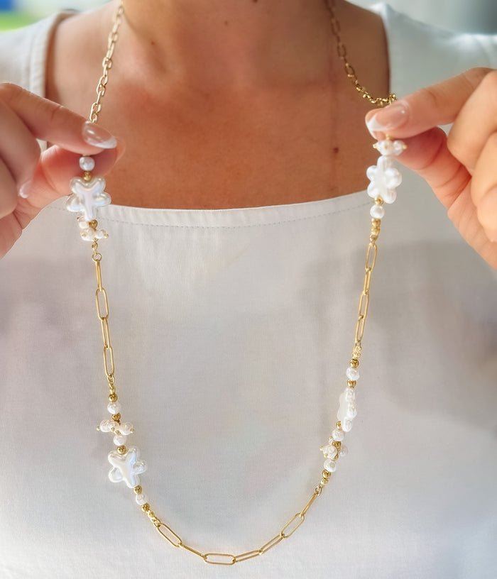 Dainty gold layered necklace, wholesale jewelry for women's boutiques, statement accessory, boutique wholesale jewelry, waterproof necklaces, statement gold necklace, trendy gold jewelry, hypoallergenic, tarnish free